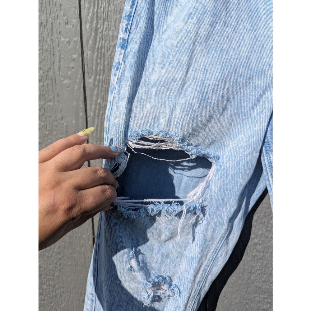 High Rise Tom Girl Thrashed Destroyed distressed festival denim American Eagle 4 - Picture 2 of 9